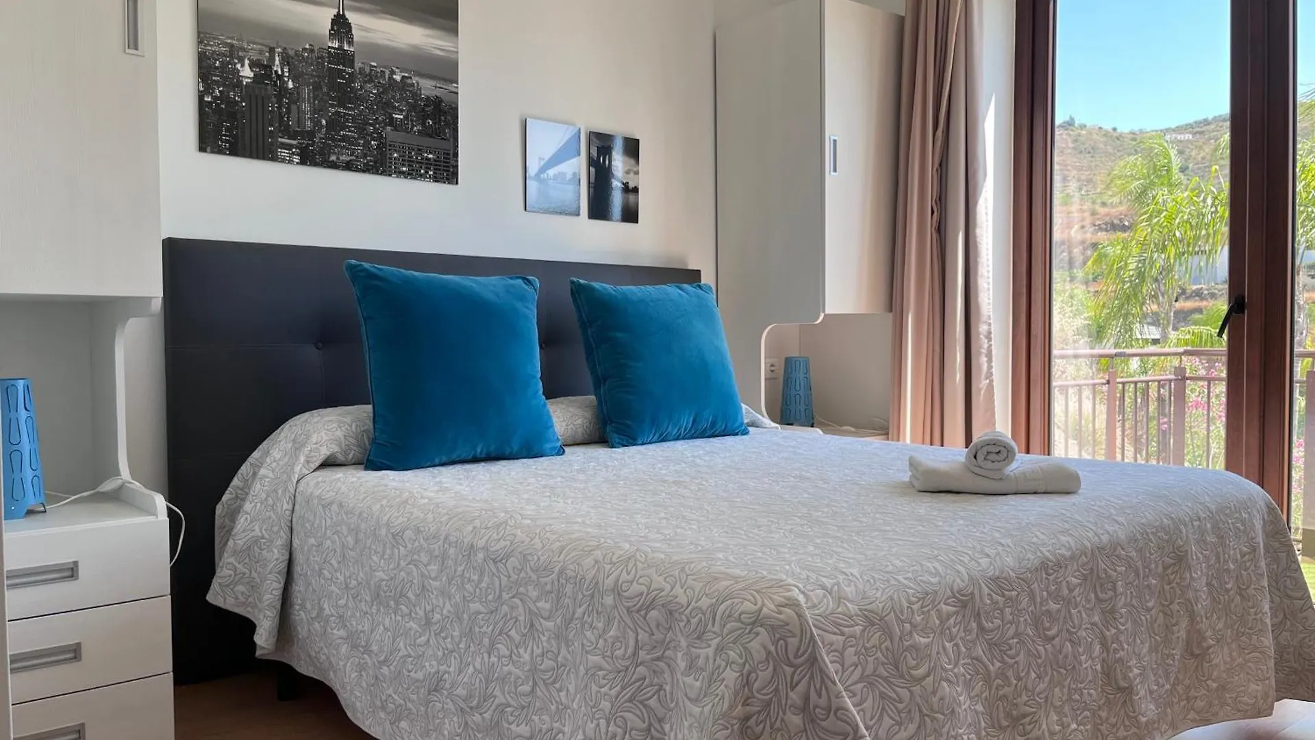 Balcones De Bentomiz Aparthotel Velez Malaga Spanje